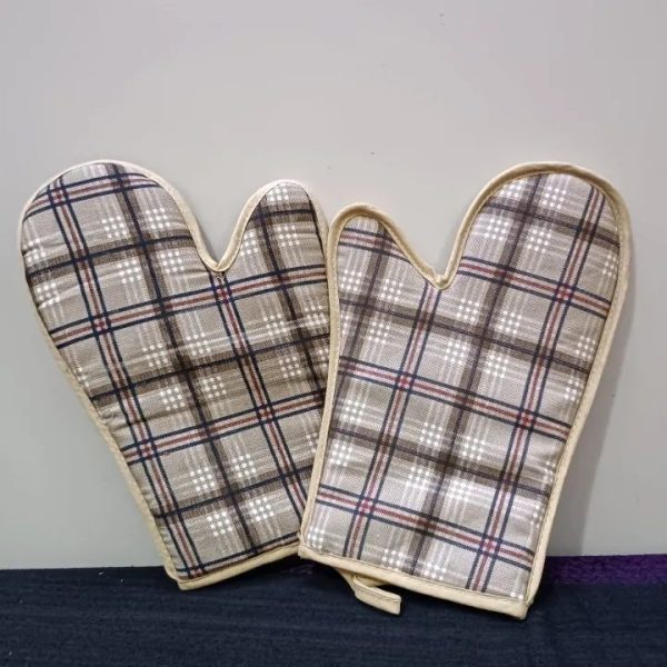 Pack of 2 High Quality Kitchen Cooking Cotton Microwave Oven Gloves Mitts Pot Pad Heat Proof Protected-Random color - Image 3